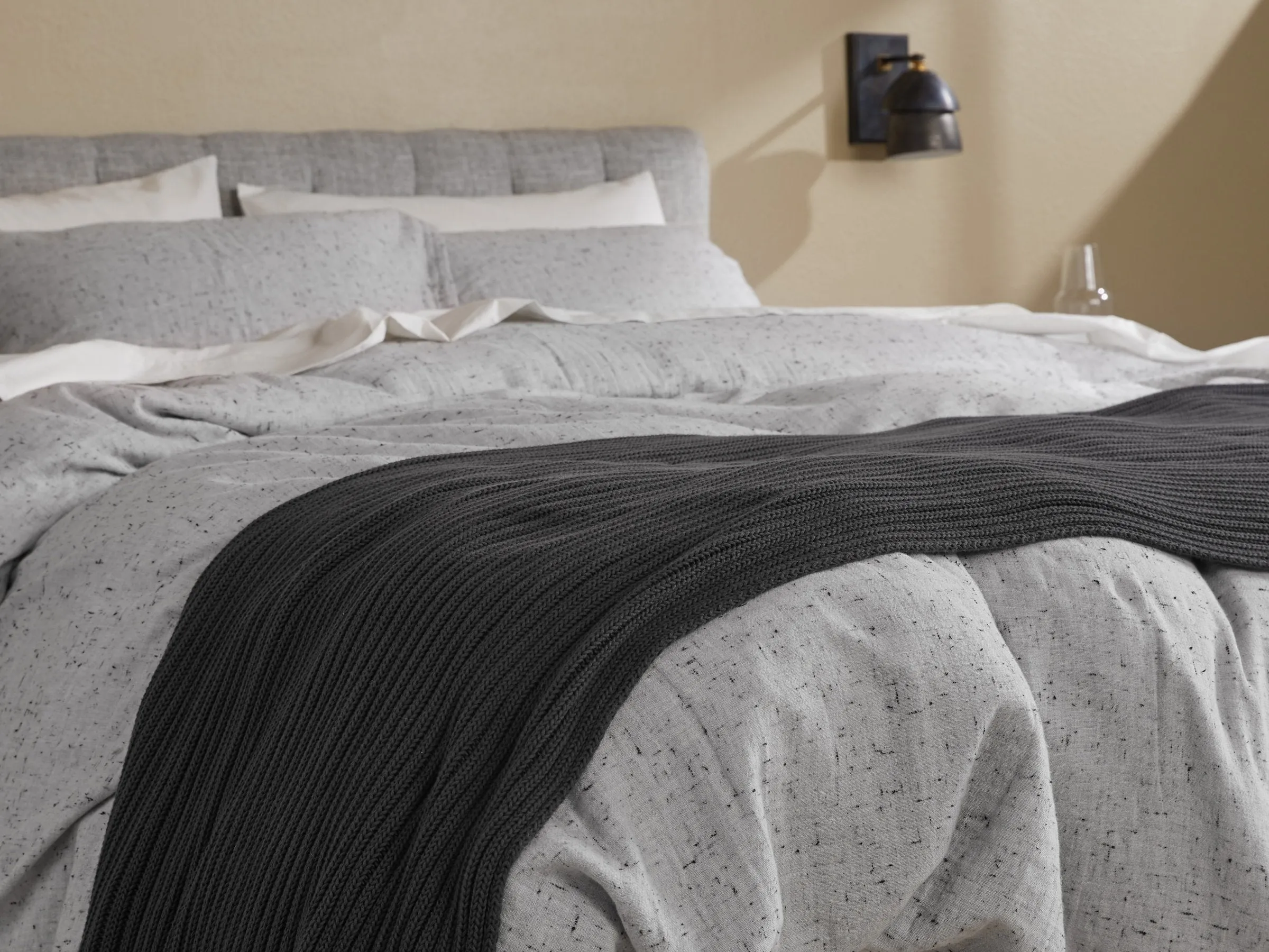 Oversized Rib Knit Throw (Charcoal)